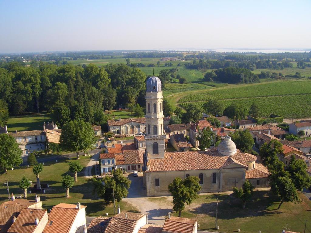 Le Medoc De Maxou Bed & Breakfast Lamarque ภายนอก รูปภาพ